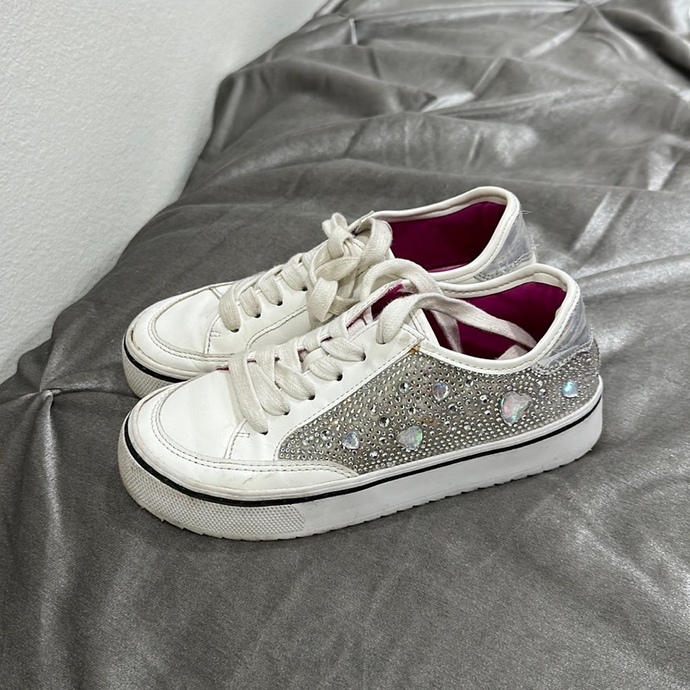 Steve Madden Size 2 big kids sneakers